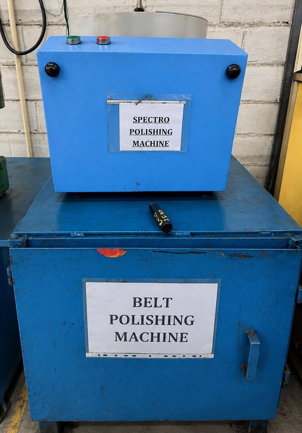 Sample polishing machine